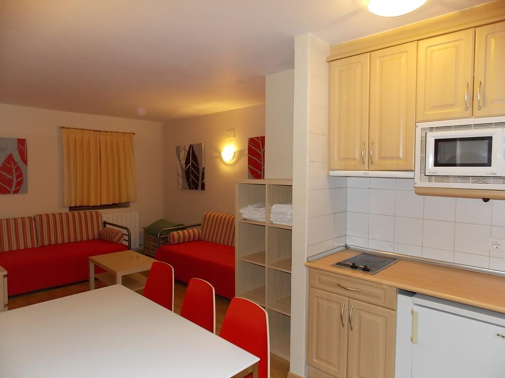 Apartamentos Fidalgo Sandiniés Værelse billede